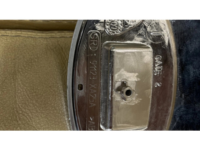 Верхняя решётка Subaru Tribeca 2008-2016 года 91123XA25A      