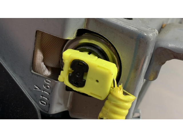 Подушка безопасности для колен 0589P1000369 Toyota RAV 4 (XA40)