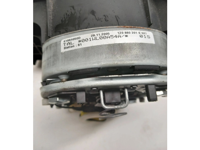 Подушка безопасности водителя 1Z0880201S Skoda Octavia Mk2 (1Z)