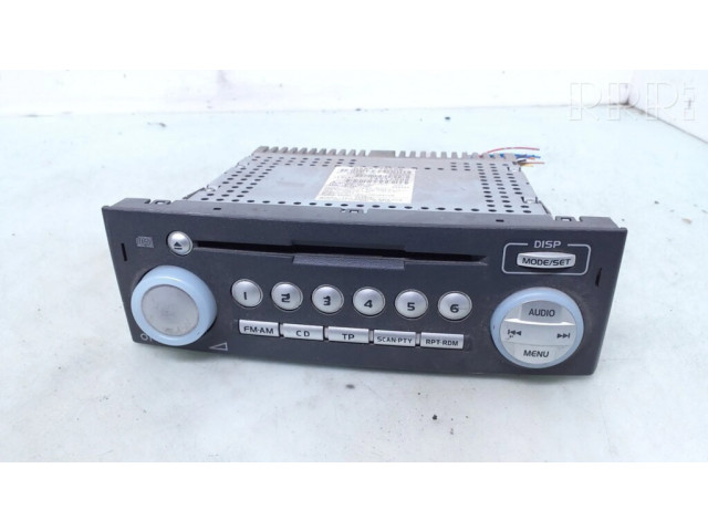 Радио/ проигрыватель CD/DVD / навигация