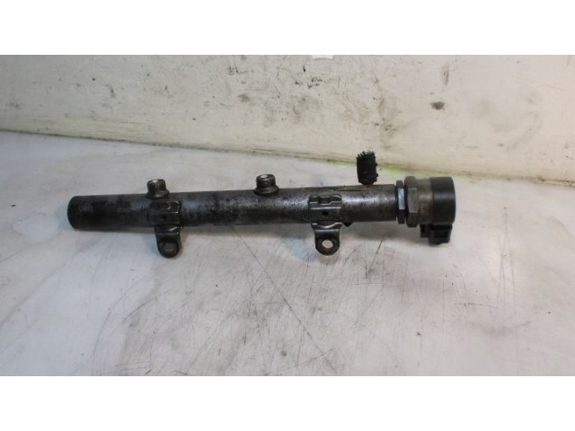 Топливная рампа Audi A6 S6 C6 4F для двигателя ASB