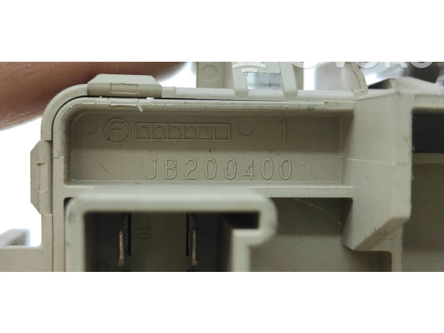 Блок предохранителей JB200400   Subaru Forester SF    
