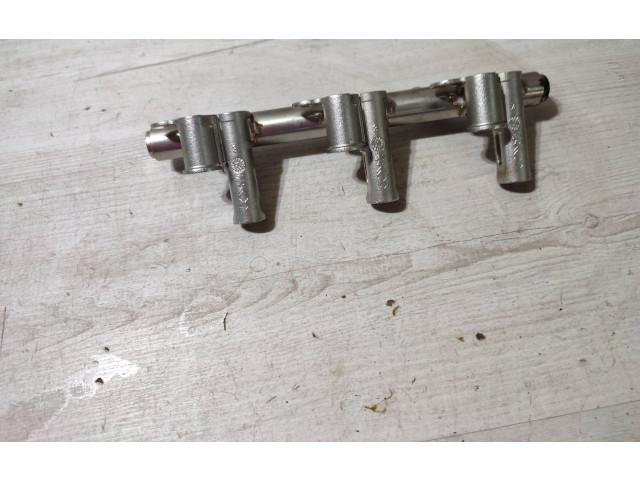 Vstřikovací lišta 9830132980, 27139Y01 Opel Corsa F