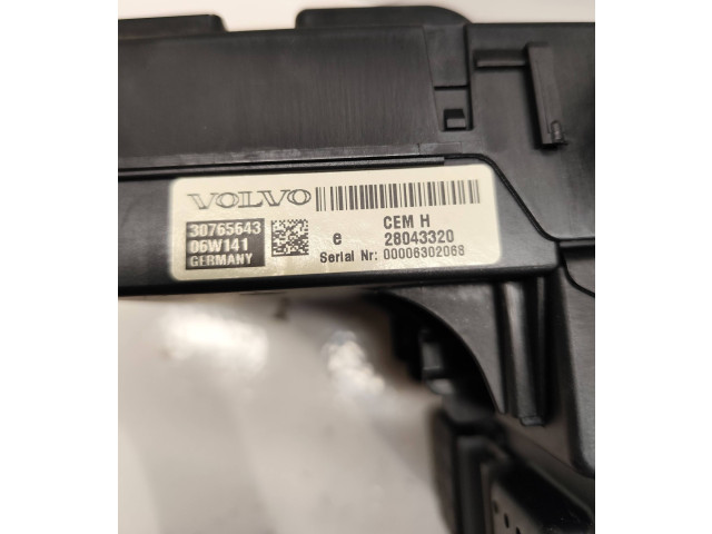 Блок предохранителей 30765643, 28043320   Volvo XC90    