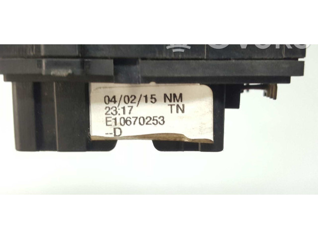 Ручка стеклоочистителей 681728631R, 8201168003   Dacia Dokker