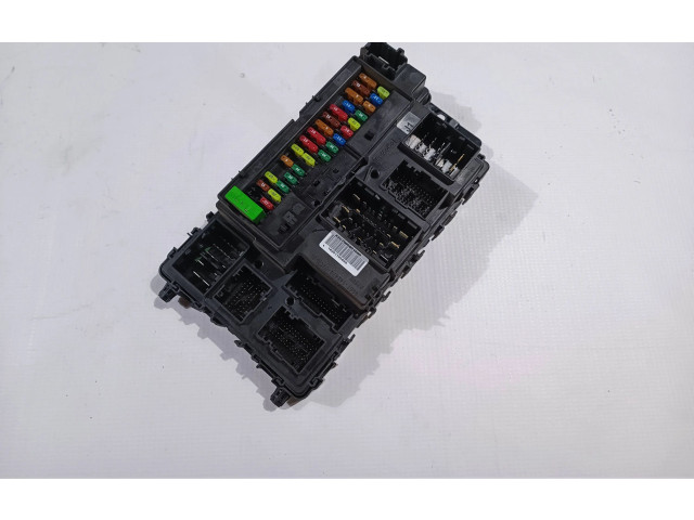 Блок комфорта HU5T-15604-GAJ   Lincoln Continental