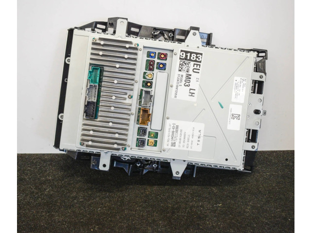 Дисплей 104500603D Tesla Model S