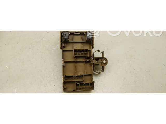 Блок предохранителей 82201FG010, 807326 Subaru Forester SH