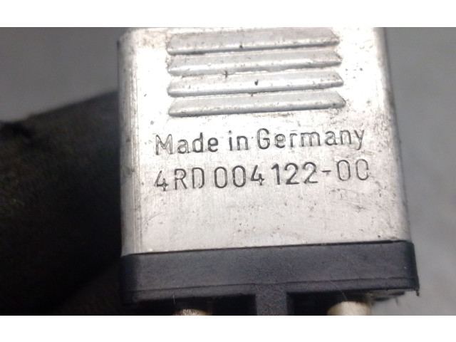 Pojistková skříňka 0015420219, 4RD00412200 Mercede-Benz S W126 1988