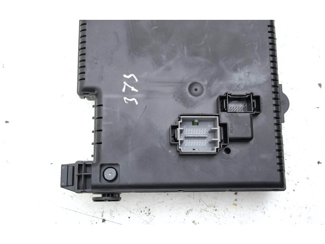 Блок предохранителей 30728512   Volvo XC90    