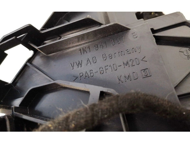 Блок предохранителей  1k1937503, 1k1941397   Skoda Octavia Mk2 (1Z)    