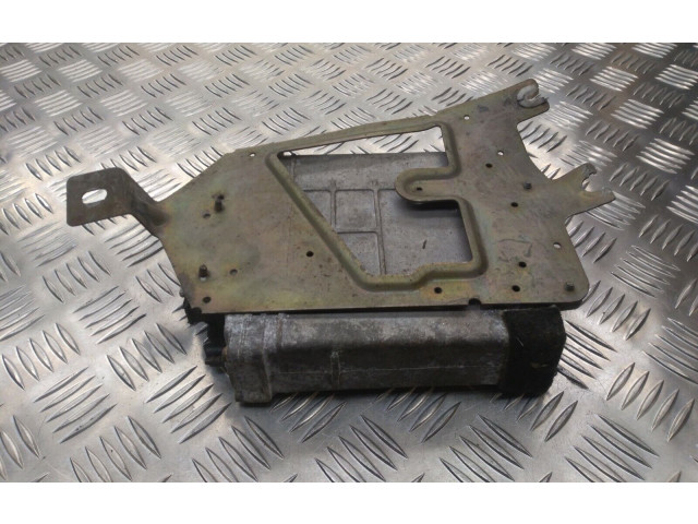 Блок управления двигателя 028906021AT, 0281001368   Volkswagen PASSAT B4