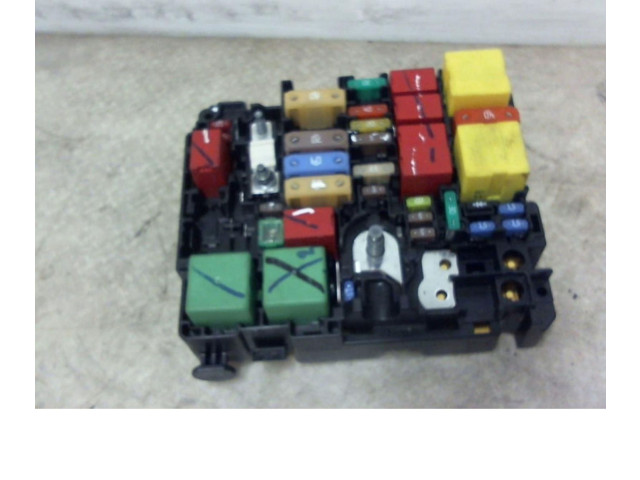 Блок предохранителей Peugeot 2008 I