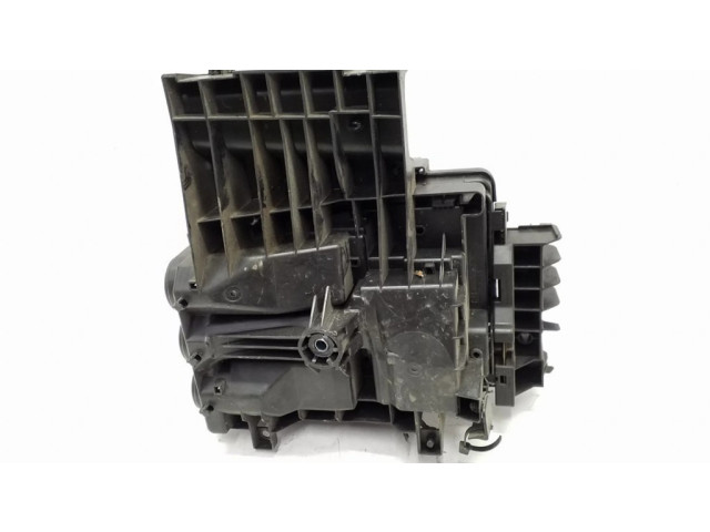 Блок предохранителей 39040852 Opel Astra K