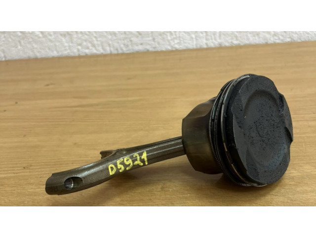 Píst 089203, D5921 BMW 5 F10 F11 pro benzínový motor