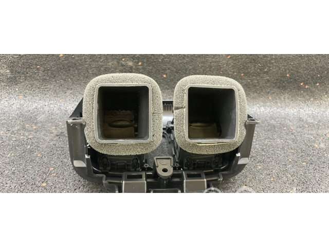 Задняя воздушная решётка