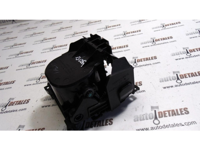 Передний держатель чашки