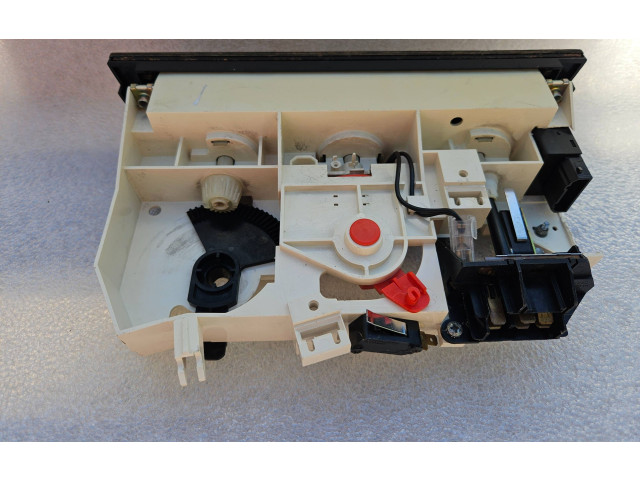 Блок управления климат-контролем    Audi A6 S6 C4 4A