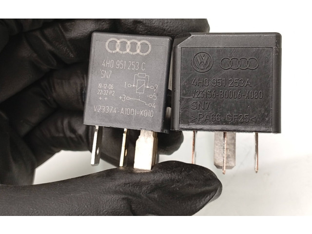 Блок предохранителей  5Q0907361G, 4H0951253C   Volkswagen Golf VII    