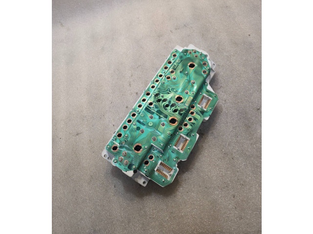 Спидометр (приборный щиток) MR444016, 2573104022 Mitsubishi Galant