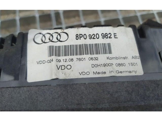 Панель приборов 8P0920982E   Audi A3 S3 8P       