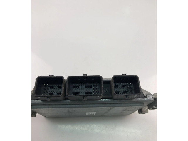 Řídící jednotka 8201076738, S120202121A Renault Twingo II 2013