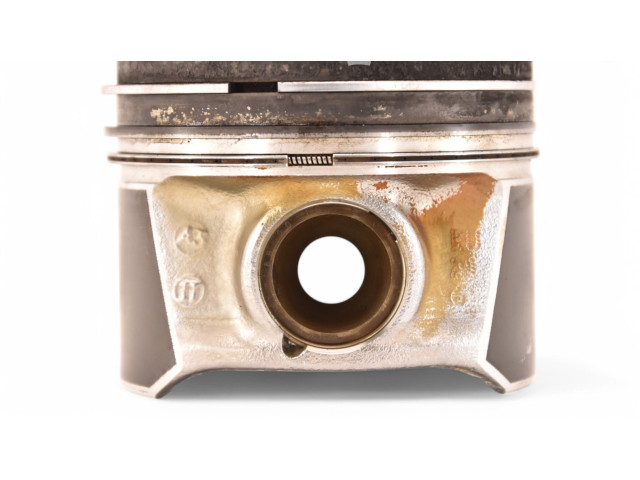  Поршень DDY DDYA DDYB 04L107065AR  Skoda Karoq  