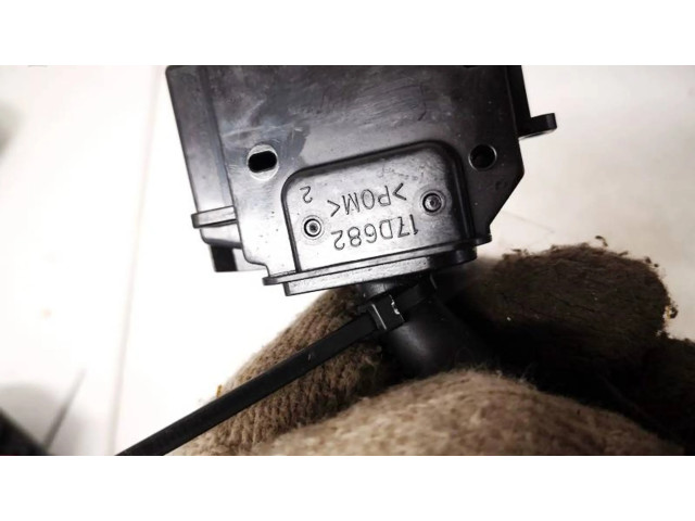 Ручка стеклоочистителей 17d682 Mazda 3 II