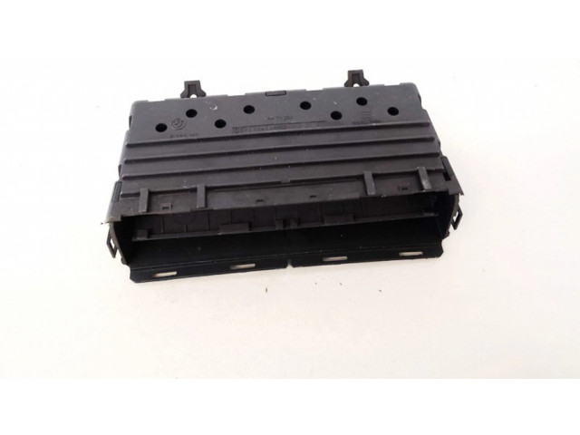 Другая деталь салона