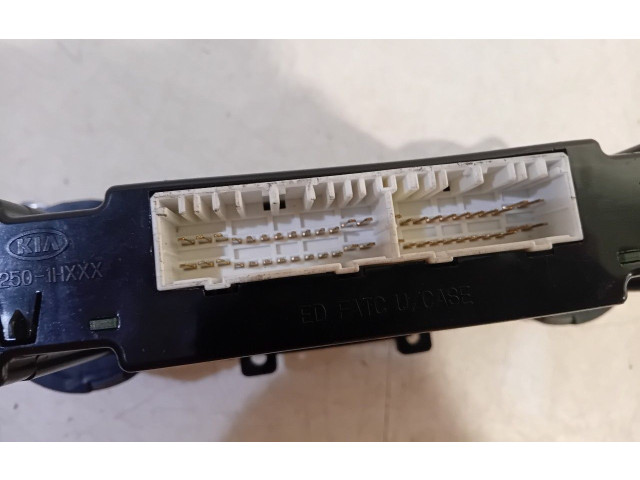 Блок управления климат-контролем    KIA Ceed