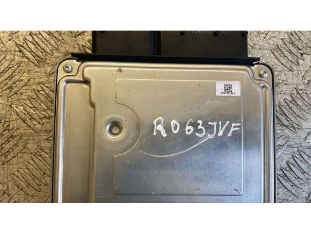 Řídící jednotka 03L906018NF, 0281018030   Volkswagen Caddy 2014