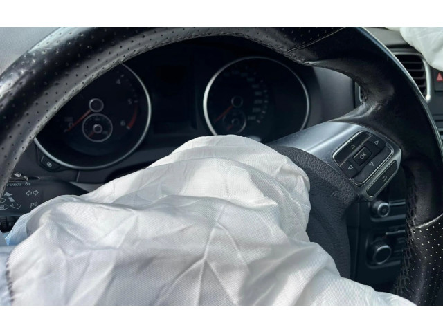 Панель приборов    Volkswagen Golf VI       