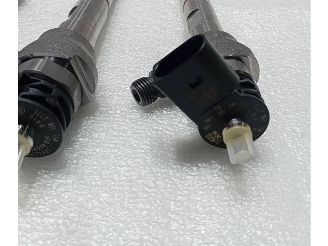 Комплект форсунок 05L130277E, 0445110835 Skoda Octavia Mk4