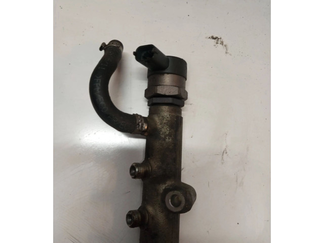 Топливная рампа 30757146, 002353   Volvo V70  