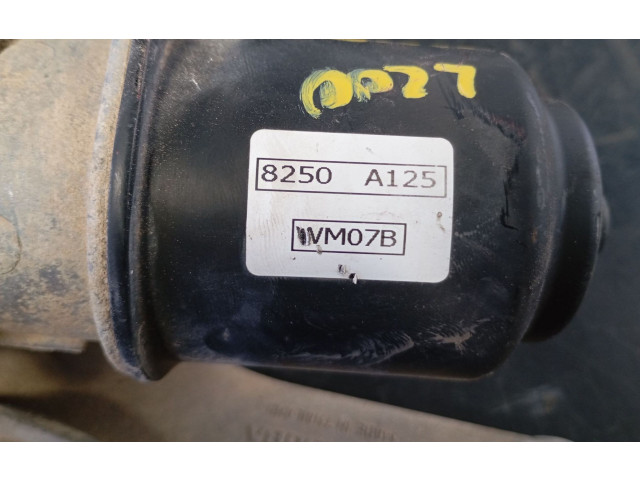Моторчик дворников 8250A125, P2-A1-38 Mitsubishi L200