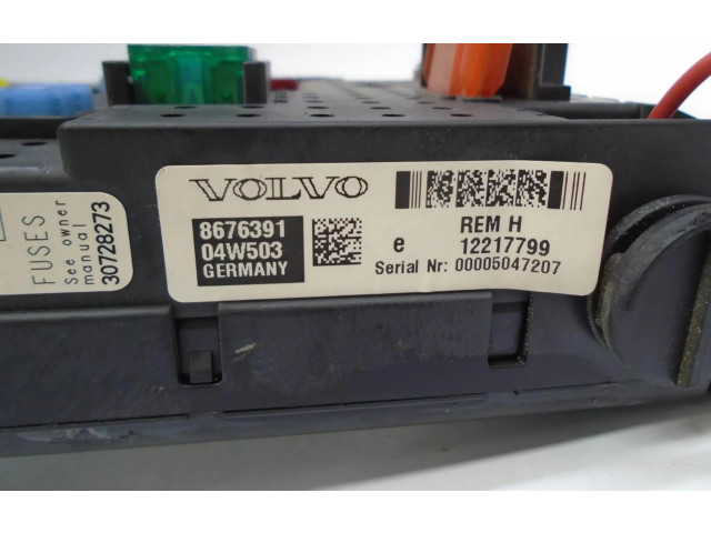 Блок предохранителей 8676391, 8676391   Volvo XC90    