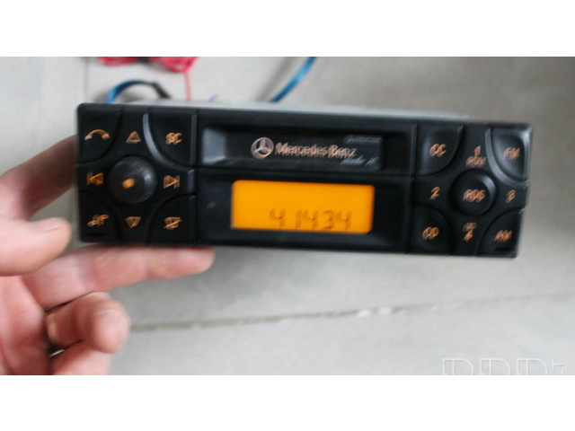 Радио/ проигрыватель CD/DVD / навигация