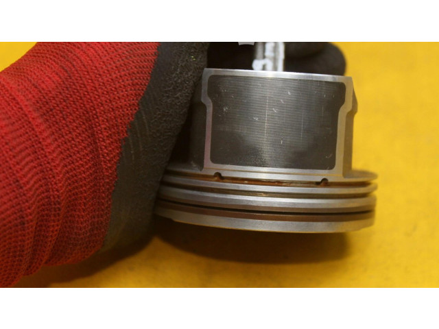 Поршень с шатуном Volkswagen Golf VI