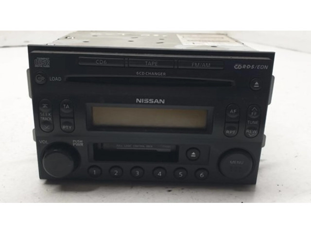 Радио/ проигрыватель CD/DVD / навигация