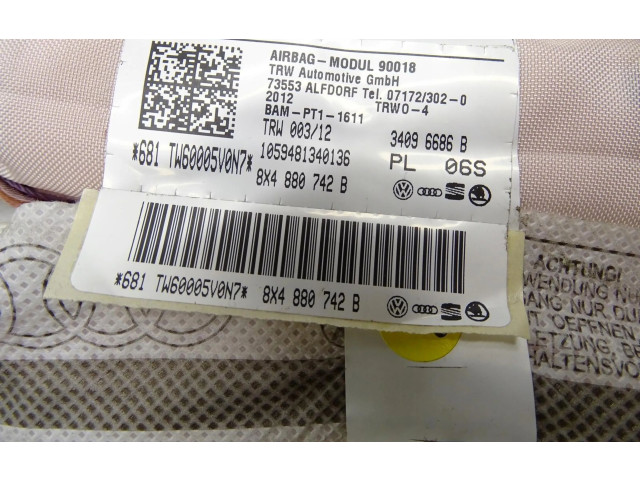 Боковая подушка безопасности 8X4880742B   Audi A1