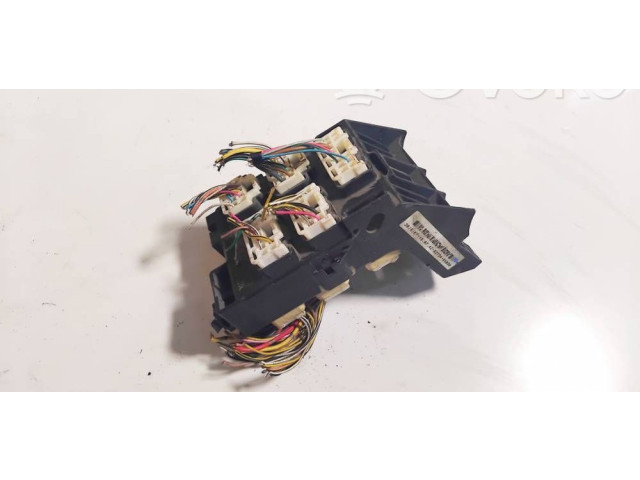 Блок предохранителей     Toyota Corolla Verso AR10    