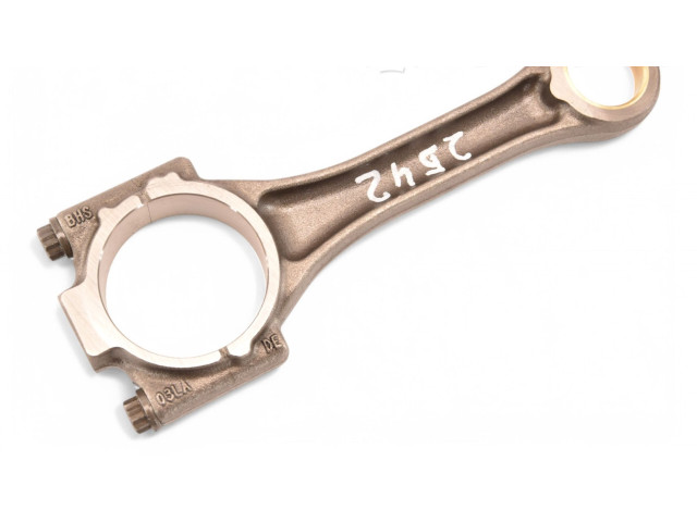 Шатун DDY DDYA DDYB 03L105401A    Skoda Karoq  