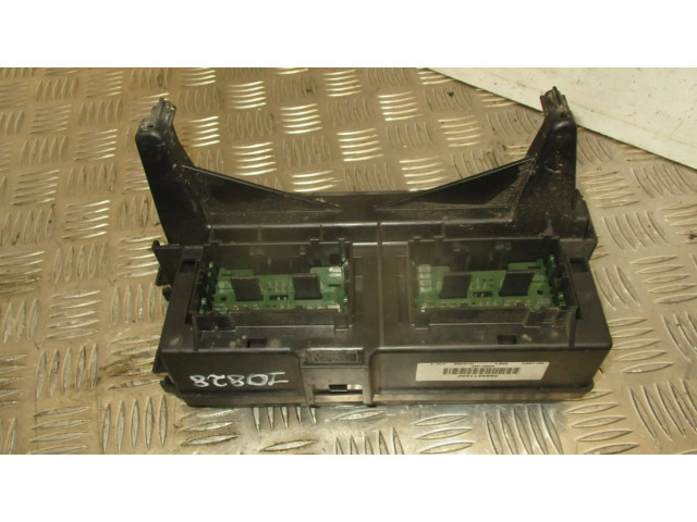 Блок предохранителей 04692114AC Jeep Grand Cherokee (WK)