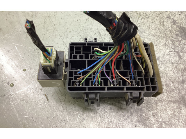 Блок предохранителей E11020100 Subaru Forester SH