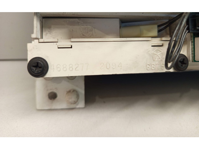 Přístrojová deska Chrysler Voyager 04685629