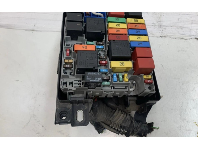 Блок предохранителей CONSULTAR Opel Combo D