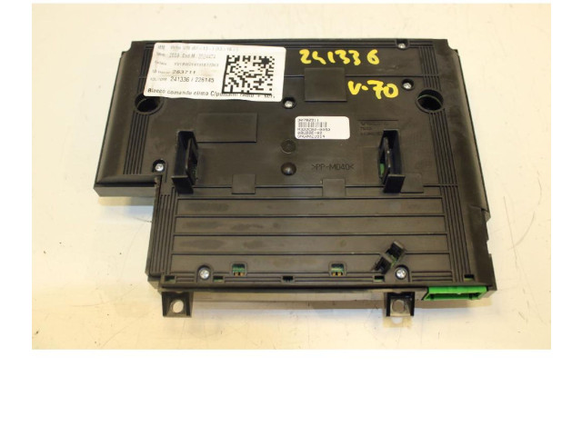 Блок управления климат-контролем 30782911 Volvo V70