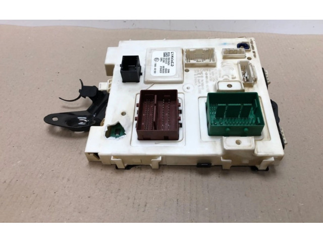 Блок предохранителей P8891894264, 8888003018 Lynk & co 01