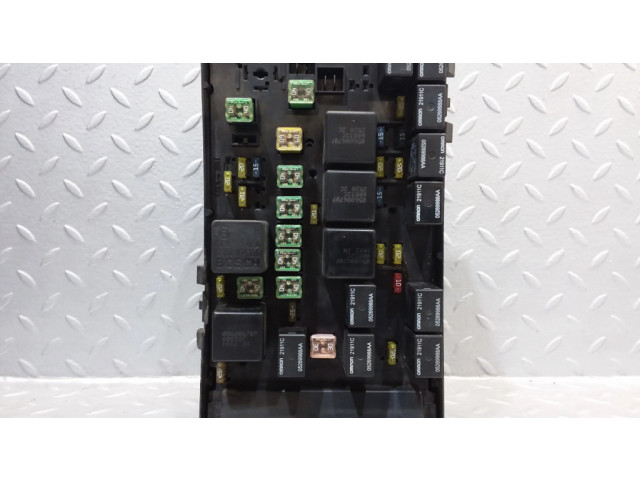   Pojistková skříňka 04748555AC, 19021569   Dodge Grand Caravan 2003