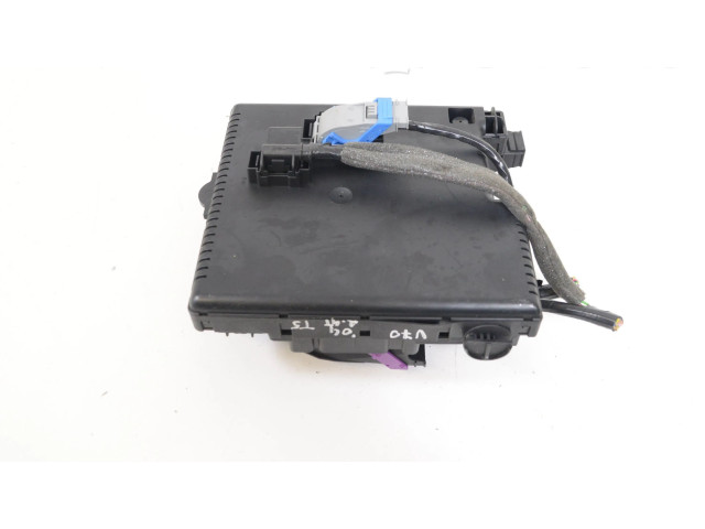 Блок предохранителей  8688264, 12217789   Volvo V70    